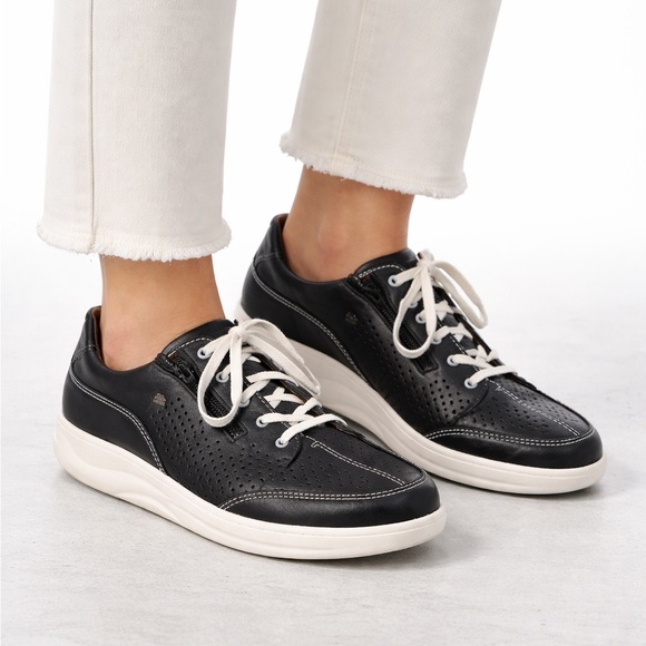 Finn Comfort Shoes - Finn Comfort Black Leather Sneakers Comfort Walking Shoes Lace-Up Perforated